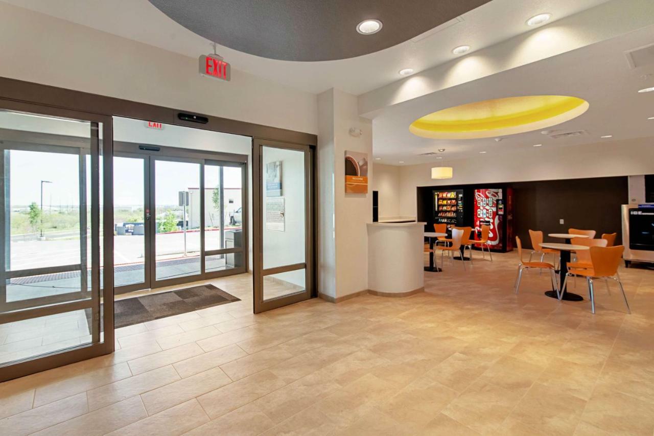 Studio 6 Austin Airport Экстерьер фото