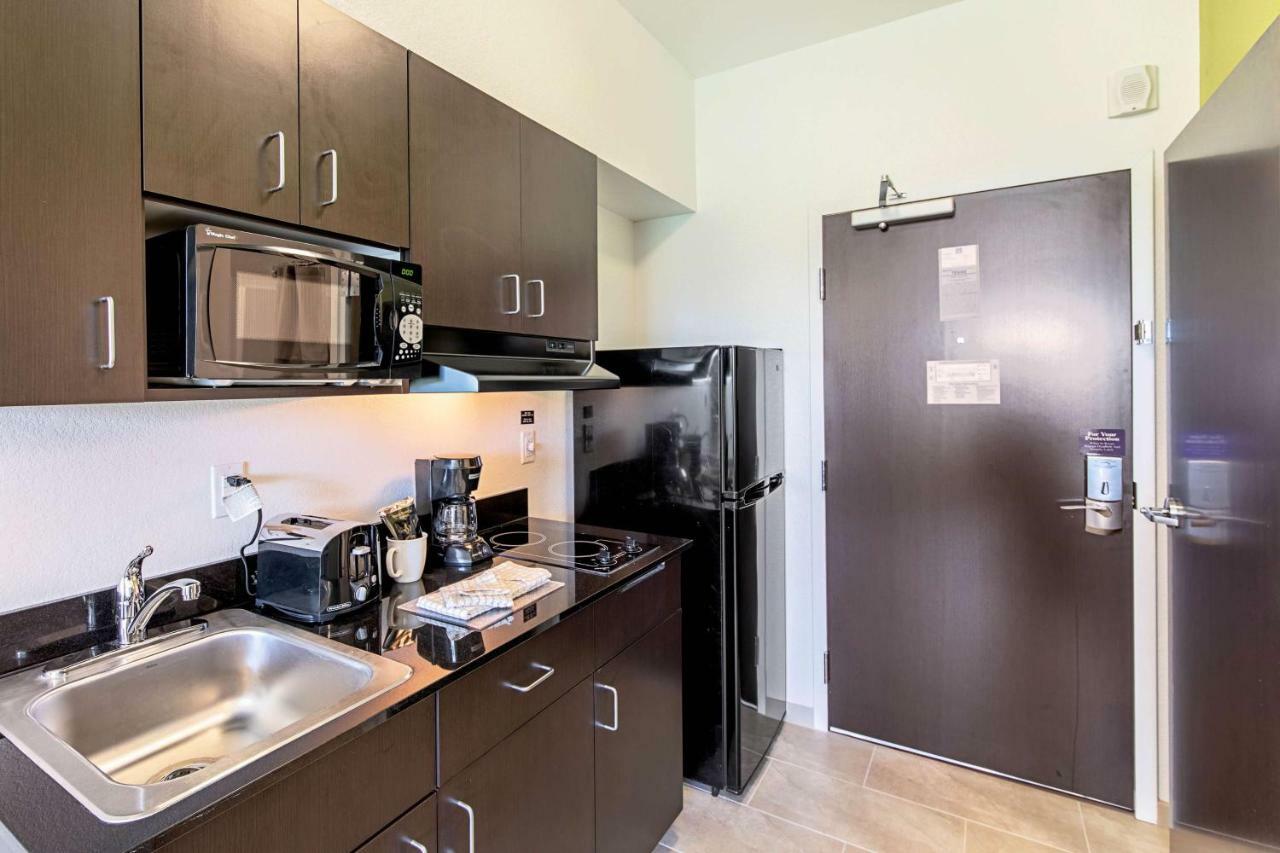 Studio 6 Austin Airport Экстерьер фото